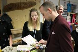 Obiskovalci osrednjega turističnega sejma pohvalili nov zemljevid pohodniških poti 5
